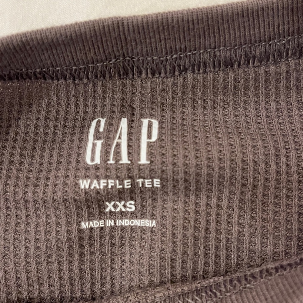 GAP Chocolate Ribbed Long Sleeve Shirt - Picture 2 of 2